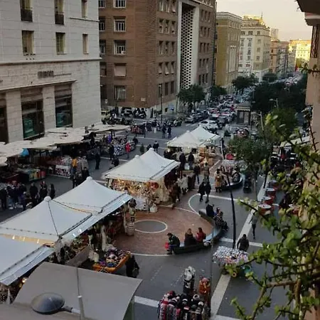 לינה וארוחת בוקר Toledo Street 4*