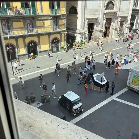 לינה וארוחת בוקר Toledo Street 4*