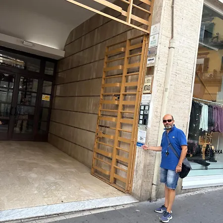 Toledo Street לינה וארוחת בוקר נאפולי