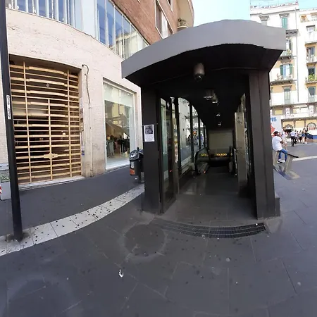 Couette-café Toledo Street Naples